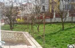 Vanzare casa 260 mp utili, teren 500 mp, front 25 ml, zona linistita de case