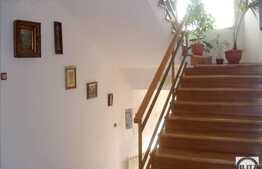 Vanzare casa 260 mp utili, teren 500 mp, front 25 ml, zona linistita de case