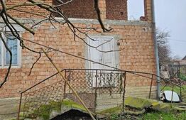 Casa la rosu 91 mp utili, 976 mp teren, in Luna, langa Campia Turzii