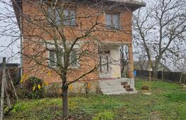 Casa la rosu 91 mp utili, 976 mp teren, in Luna, langa Campia Turzii