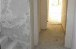 Vanzare 3 camere, 57 mp, semifinisat, imobil 2013