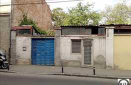 Vanzare casa renovabila 80 mp utili, teren 250 mp, locatie ultracentrala, garaj