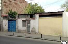 Vanzare casa renovabila 80 mp utili, teren 250 mp, locatie ultracentrala, garaj