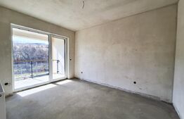 Casa alipita ideal pentru două familii, in Stolna