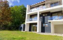 Casa alipita ideal pentru două familii, in Stolna