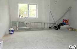 Casa de vanzare, 75 mp cu 363 mp teren. Semifinisat!