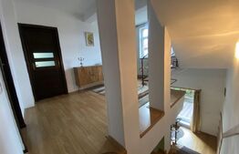 Casa spatioasa cu garaj si curte, 495 mp, în Gheorgheni