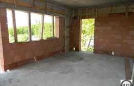 Casa individuala la rosu! 300 mp, garaj dublu, 1000 mp teren, zona linistita!