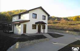 3 CASE VANDUTE !   A MAI RAMAS O SINGURA CASA ! Oferta Unica.