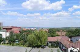 Casa de vanzare 380 mp utili, teren 1000 mp, cu terasa, zona linistita de case