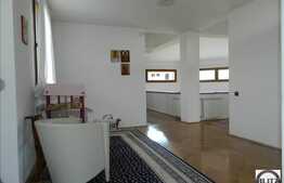 Casa de vanzare 380 mp utili, teren 1000 mp, cu terasa, zona linistita de case