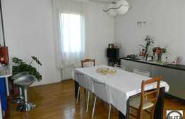 Casa de vanzare 380 mp utili, teren 1000 mp, cu terasa, zona linistita de case