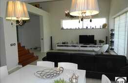 Casa de vanzare, ideala pentru o familie, 250 mp utili, complet mobilata!