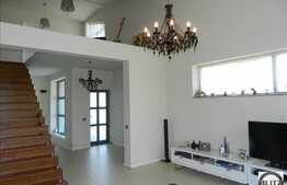 Casa de vanzare, ideala pentru o familie, 250 mp utili, complet mobilata!