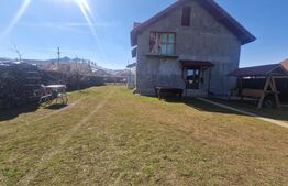 Casa 5 camere Tarlungeni (nu Izvor)  teren 800 m, cartier nou