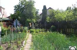 De vanzare casa, 46 mp cu 280 mp curte, cota parte din curte comuna