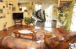 Casa de vanzare cu 6 camere, TERASA de 200 mp, in zona Hotelului Belvedere!