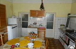 Casa de vanzare, 100 mp utili, teren 550 mp si un front strada de 15 ml!