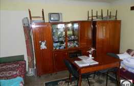 Casa de vanzare, 100 mp utili, teren 550 mp si un front strada de 15 ml!