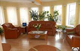 Vanzare casa individuala, 270 mp utili, teren 779 mp, front 50 ml la 2 strazi