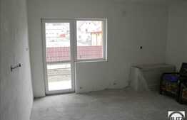 Vanzare casa 270 mp utili, cu teren 600 mp, zona de case, semifinisata