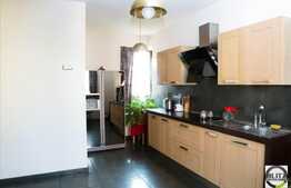 Vanzare casa 239 mp utili, teren 515 mp, acces din drum privat, zona linistita