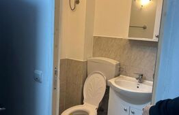 Garsoniera cu baie proprie, 24 mp, etaj 2, centrala, mobilata, utilata - Brasov