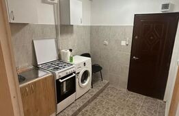 Garsoniera cu baie proprie, 24 mp, etaj 2, centrala, mobilata, utilata - Brasov