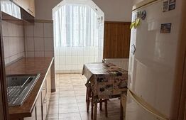 Apartament 2 camere, decomandat, etaj intermediar, zona foarte linistita