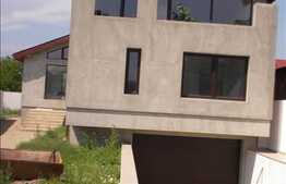 Inchiriere casa cu 404 mp, teren 825 mp! Zona Avram Iancu! Partial finisata!
