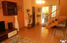 Duplex de vanzare, suprafata 100 mp si teren 160 mp, zona linistita!