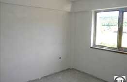 Apartament cu 3 camere, 54 mp, semifinisat, imobil nou, parcare inclusa