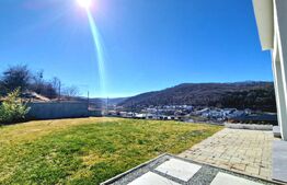 Casa individuala, 120 mp, 4 camere, 421 mp gradina in zona Vivo