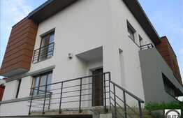 Vanzare casa 4 camere, 300 mp, D+P+E, teren 700 mp, garaj dublu, zona linistita!