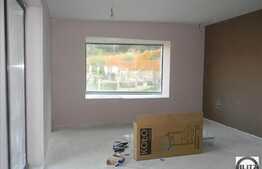 Vanzare casa 4 camere, 300 mp, D+P+E, teren 700 mp, garaj dublu, zona linistita!