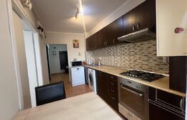 Apartament 3 camere, 60 mp, parcare, zona Sesul de Sus