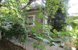 Vanzare casa demolabila, 80 mp utili, teren 709 ml, cu front de 16,5 ml