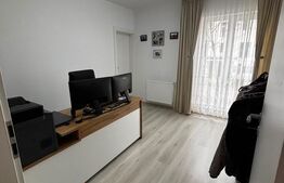 Apartament luminos, cu 3 camere, 75 mp, etaj intermediar, zona Eroilor