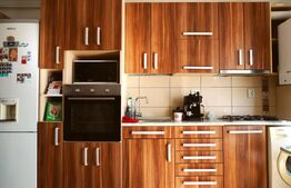 Apartament 3 camere, 53 mp, etaj intermediar, parcare, Sesul de Sus