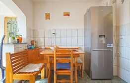 Apartament 3 camere, decomandat cu parcare și beci 