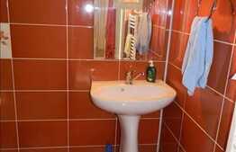 Casa de vanzare 300 mp utili, teren 430 mp, imobil nou din 2002!