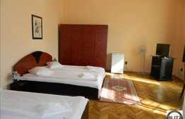 Casa de vanzare 300 mp utili, teren 430 mp, imobil nou din 2002!