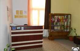 Casa de vanzare 300 mp utili, teren 430 mp, imobil nou din 2002!