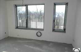 Casa de vanzare, semifinisata, 180 mp utili, teren 450 mp, front stradal 15 ml!