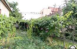 Casa solida renovabila, pozitie de invidiat! Gradina 390 mp cu front de 15 ml