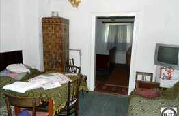 Casa solida renovabila, pozitie de invidiat! Gradina 390 mp cu front de 15 ml