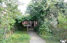 Casa solida renovabila, pozitie de invidiat! Gradina 390 mp cu front de 15 ml