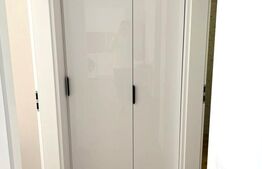 Apartament modern, 50 mp, parcare, balcon, zona Teilor