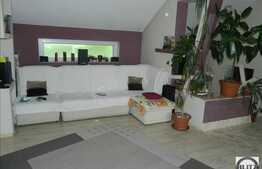 Vanzare casa 164 mp utili, teren 240 mp, front 11.29 ml, acces din strada