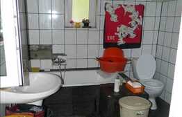 Vanzare casa 164 mp utili, teren 240 mp, front 11.29 ml, acces din strada